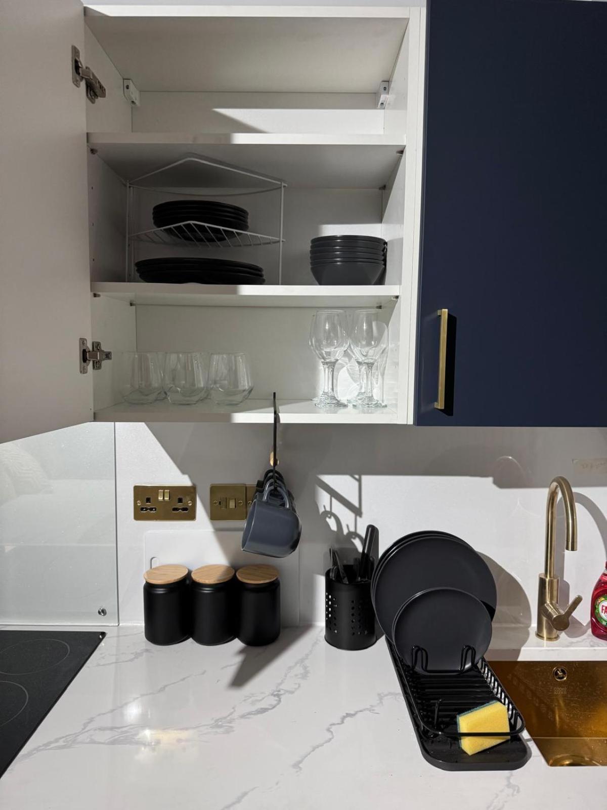 Newly Renovated Studio In Center Luton  Exteriér fotografie